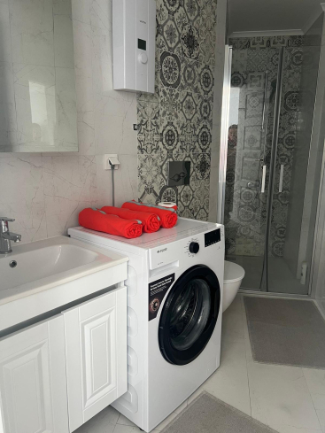 Modern 1+1 Apartment in Mahmutlar with Resort-Style Facilities, 500 m from the Sea