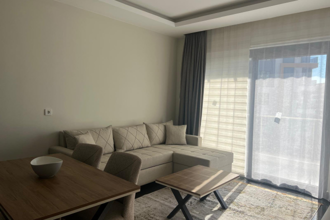 Modern 1+1 Apartment in Mahmutlar with Resort-Style Facilities, 500 m from the Sea