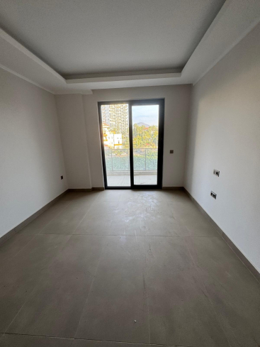 New 1+1 Apartment in Mahmutlar with Full On-Site Facilities, 600 m from the Sea