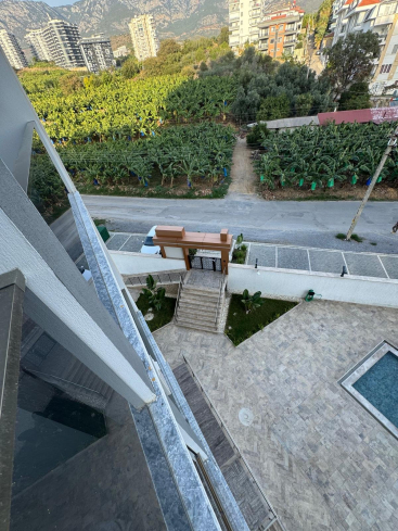 New 1+1 Apartment in Mahmutlar with Full On-Site Facilities, 600 m from the Sea