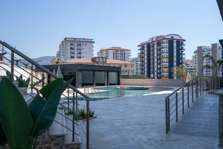 New 1+1 Apartment in Mahmutlar with Full On-Site Facilities, 600 m from the Sea