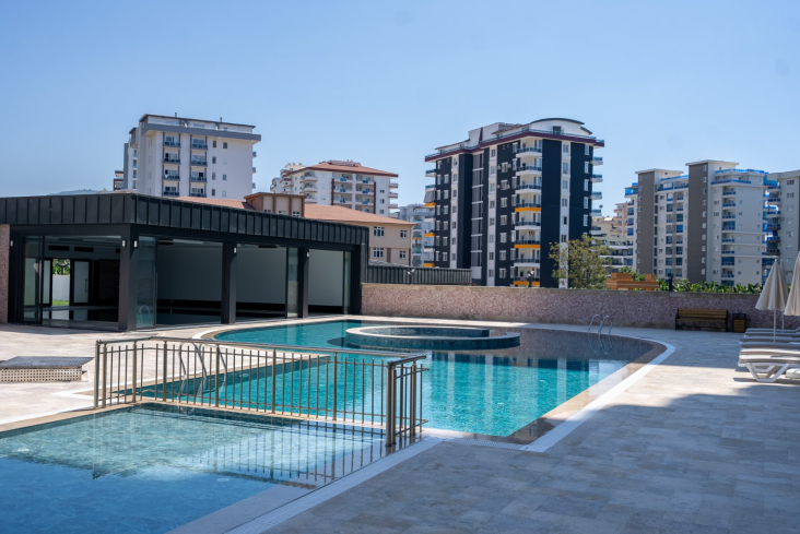 New 1+1 Apartment in Mahmutlar with Full On-Site Facilities, 600 m from the Sea
