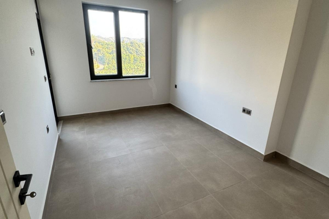 New 1+1 Apartment in Mahmutlar with Full On-Site Facilities, 600 m from the Sea