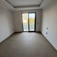 New 1+1 Apartment in Mahmutlar with Full On-Site Facilities, 600 m from the Sea