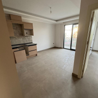 New 1+1 Apartment in Mahmutlar with Full On-Site Facilities, 600 m from the Sea