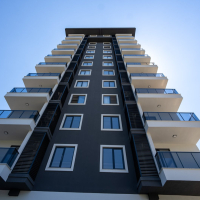 New 1+1 Apartment in Mahmutlar with Full On-Site Facilities, 600 m from the Sea