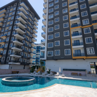 New 1+1 Apartment in Mahmutlar with Full On-Site Facilities, 600 m from the Sea