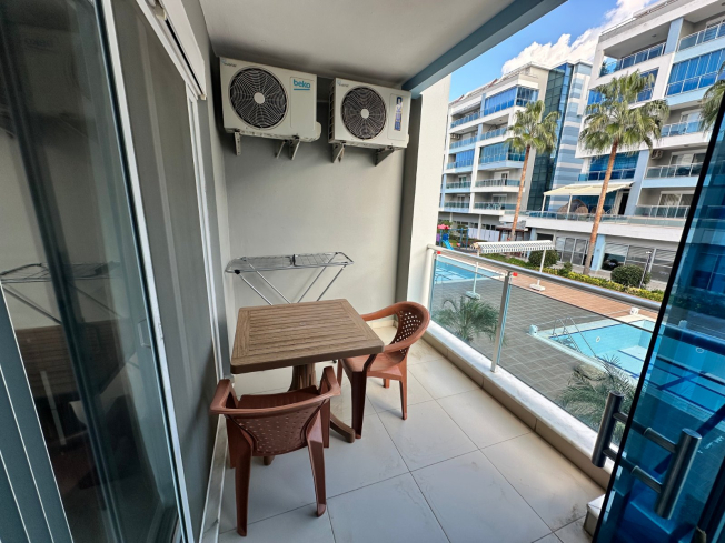 Fully furnished 1+1 apartment in Kestel, 300 m from the sea with resort-style facilities