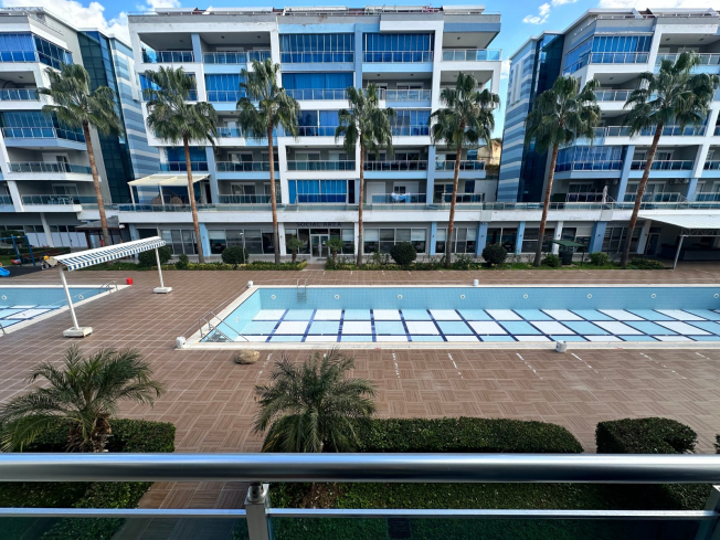 Fully furnished 1+1 apartment in Kestel, 300 m from the sea with resort-style facilities