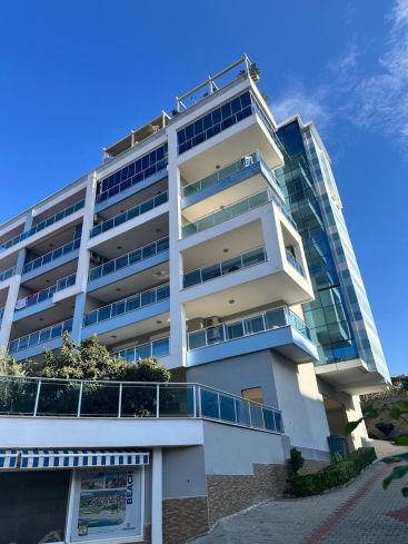 Fully furnished 1+1 apartment in Kestel, 300 m from the sea with resort-style facilities