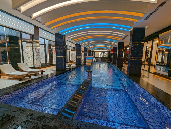 Modern 1+1 Apartment in Mahmutlar with Resort Facilities and Rental Potential