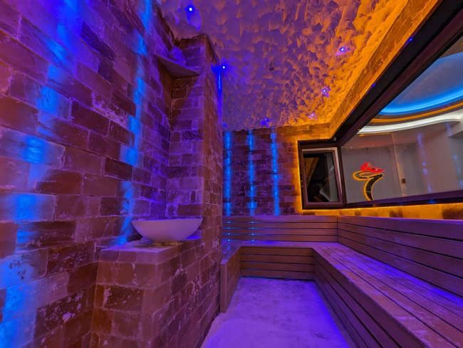 Modern 1+1 Apartment in Mahmutlar with Resort Facilities and Rental Potential