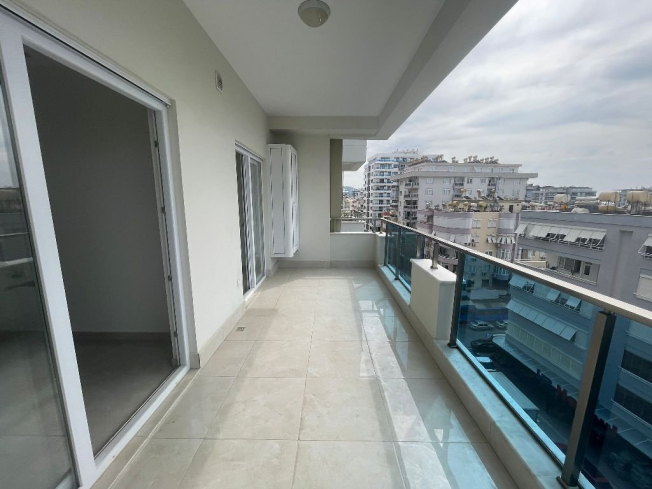 Modern 1+1 Apartment in Mahmutlar with Resort Facilities and Rental Potential