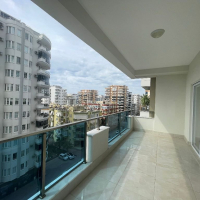 Modern 1+1 Apartment in Mahmutlar with Resort Facilities and Rental Potential