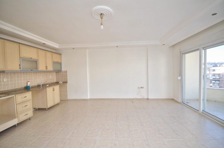 Spacious 4+1 Apartment in Mahmutlar — 170 m² with Panoramic City Views Near the Sea