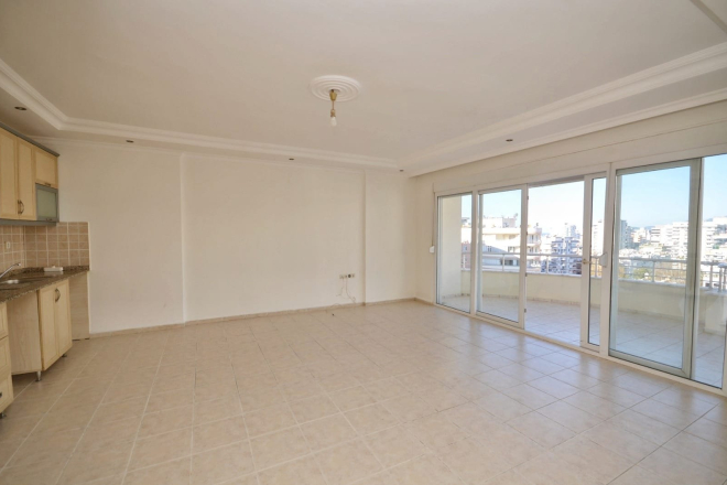 Spacious 4+1 Apartment in Mahmutlar — 170 m² with Panoramic City Views Near the Sea