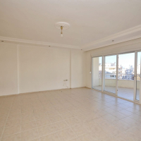 Spacious 4+1 Apartment in Mahmutlar — 170 m² with Panoramic City Views Near the Sea