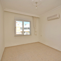 Spacious 4+1 Apartment in Mahmutlar — 170 m² with Panoramic City Views Near the Sea