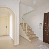 Spacious 4+1 Apartment in Mahmutlar — 170 m² with Panoramic City Views Near the Sea