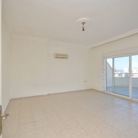 Spacious 4+1 Apartment in Mahmutlar — 170 m² with Panoramic City Views Near the Sea