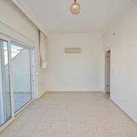 Spacious 4+1 Apartment in Mahmutlar — 170 m² with Panoramic City Views Near the Sea