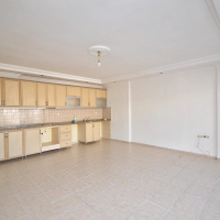 Spacious 4+1 Apartment in Mahmutlar — 170 m² with Panoramic City Views Near the Sea