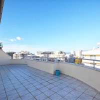 Spacious 4+1 Apartment in Mahmutlar — 170 m² with Panoramic City Views Near the Sea