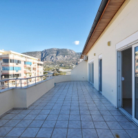 Spacious 4+1 Apartment in Mahmutlar — 170 m² with Panoramic City Views Near the Sea