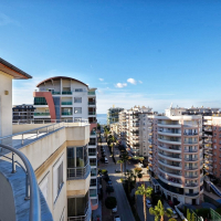Spacious 4+1 Apartment in Mahmutlar — 170 m² with Panoramic City Views Near the Sea