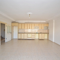 Spacious 4+1 Apartment in Mahmutlar — 170 m² with Panoramic City Views Near the Sea