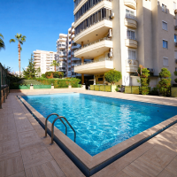 Spacious 4+1 Apartment in Mahmutlar — 170 m² with Panoramic City Views Near the Sea