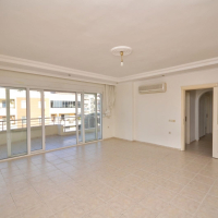 Spacious 4+1 Apartment in Mahmutlar — 170 m² with Panoramic City Views Near the Sea