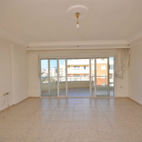 Spacious 4+1 Apartment in Mahmutlar — 170 m² with Panoramic City Views Near the Sea