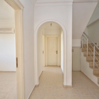 Spacious 4+1 Apartment in Mahmutlar — 170 m² with Panoramic City Views Near the Sea