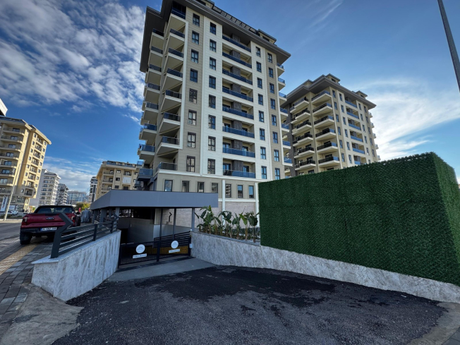 Spacious 2+1 Apartment in a New Building in Mahmutlar — Ideal for Living or Rental