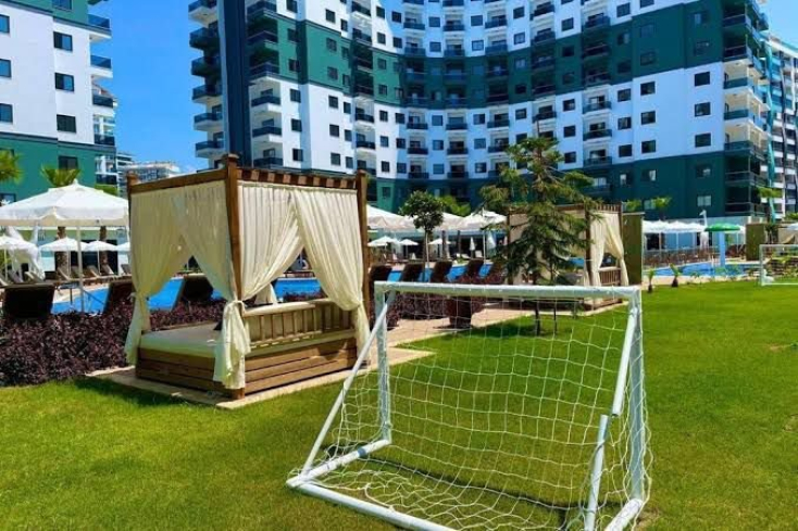 Furnished 1+1 Apartment in Mahmutlar with Resort-Style Infrastructure