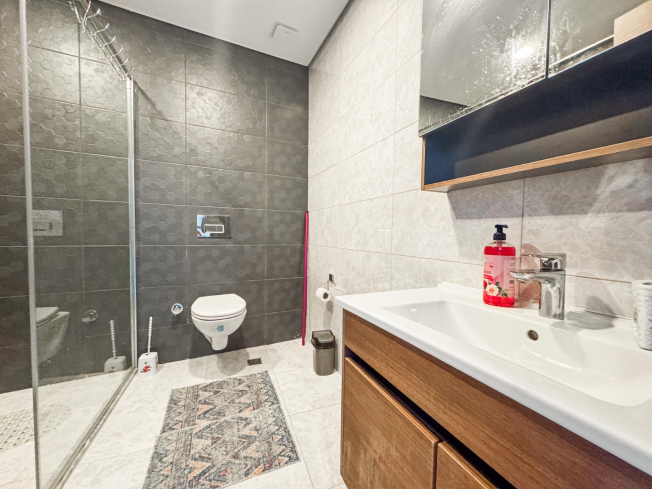 Furnished 1+1 Apartment in Mahmutlar with Resort-Style Infrastructure