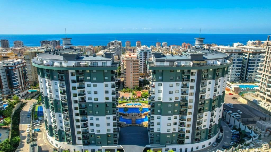 Furnished 1+1 Apartment in Mahmutlar with Resort-Style Infrastructure