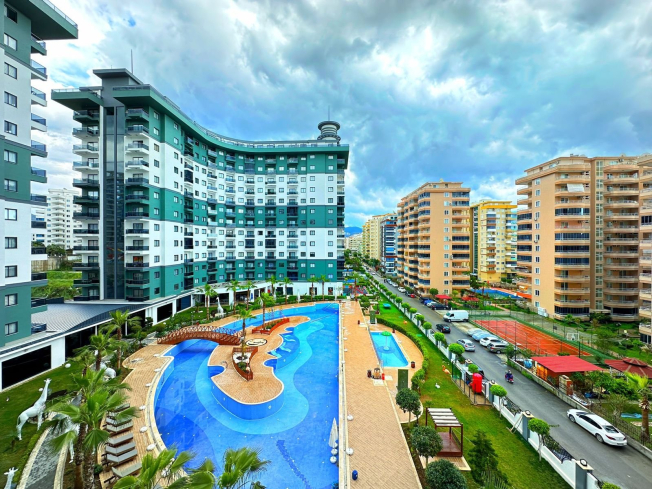 Furnished 1+1 Apartment in Mahmutlar with Resort-Style Infrastructure