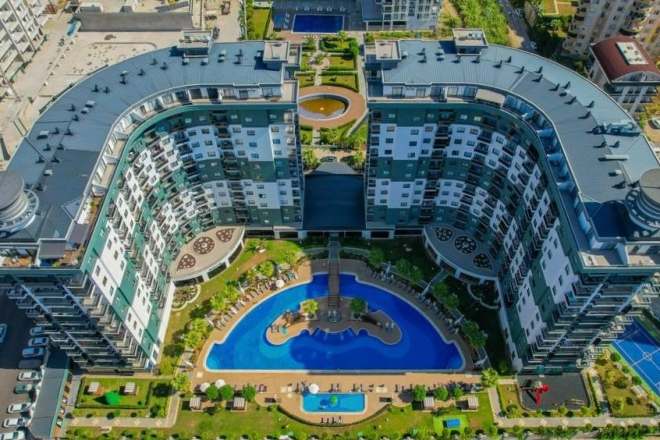 Furnished 1+1 Apartment in Mahmutlar with Resort-Style Infrastructure