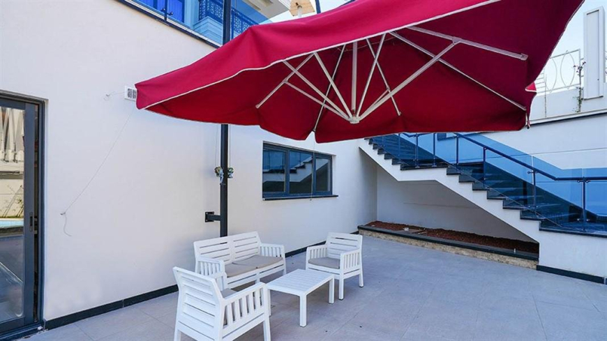 Modern 1+1 Apartment in Alanya City Center with Hotel-Style Infrastructure