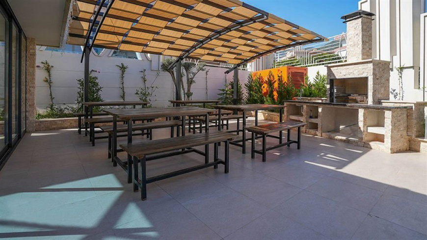 Modern 1+1 Apartment in Alanya City Center with Hotel-Style Infrastructure