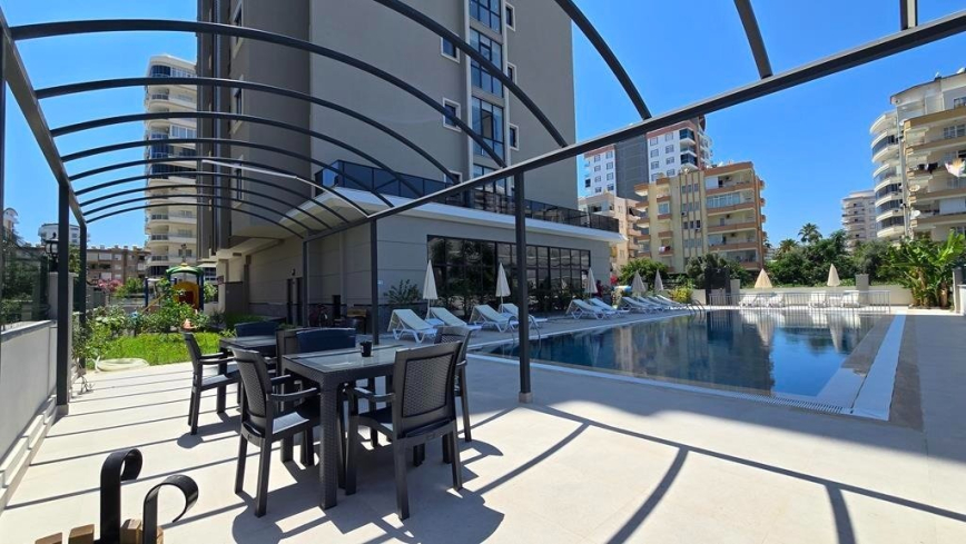 New 1+1 apartment in Mahmutlar with installment plan near the sea