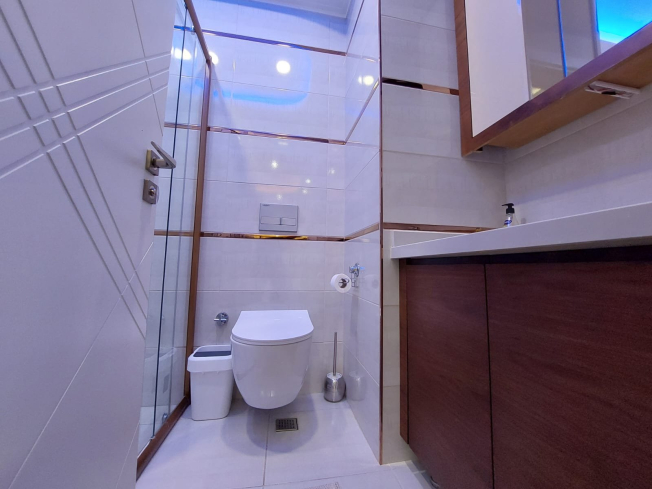 Modern Apartment in Mahmutlar with Resort Facilities and Rental Opportunity