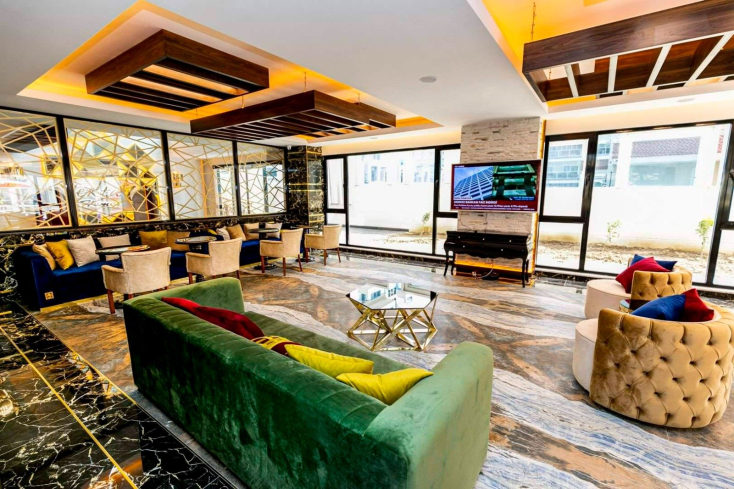 Modern Apartment in Mahmutlar with Resort Facilities and Rental Opportunity