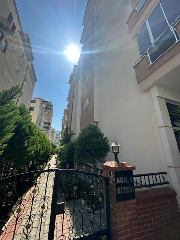 Spacious 1+1 Apartment Just 200 Meters from the Sea in Mahmutlar