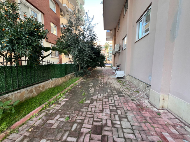 Move-in ready 1+1 apartment near the sea in Mahmutlar