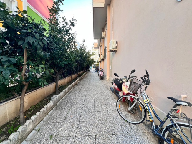 Move-in ready 1+1 apartment near the sea in Mahmutlar