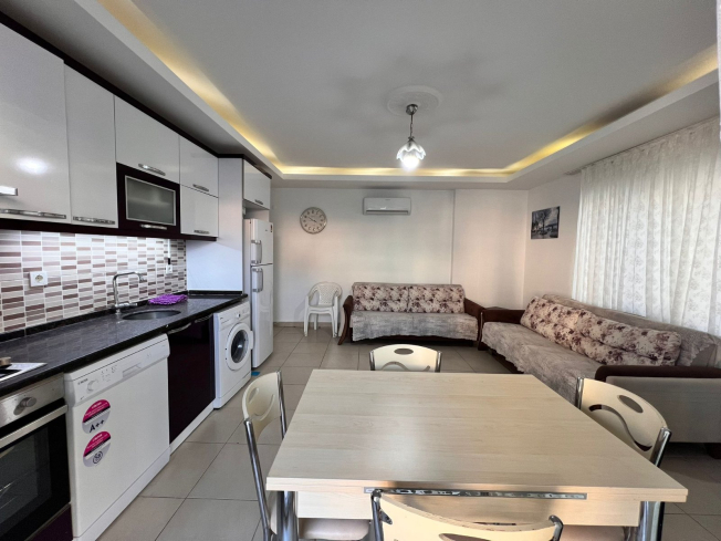 Move-in ready 1+1 apartment near the sea in Mahmutlar