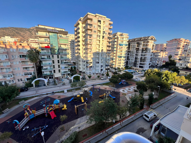 Move-in ready 1+1 apartment near the sea in Mahmutlar